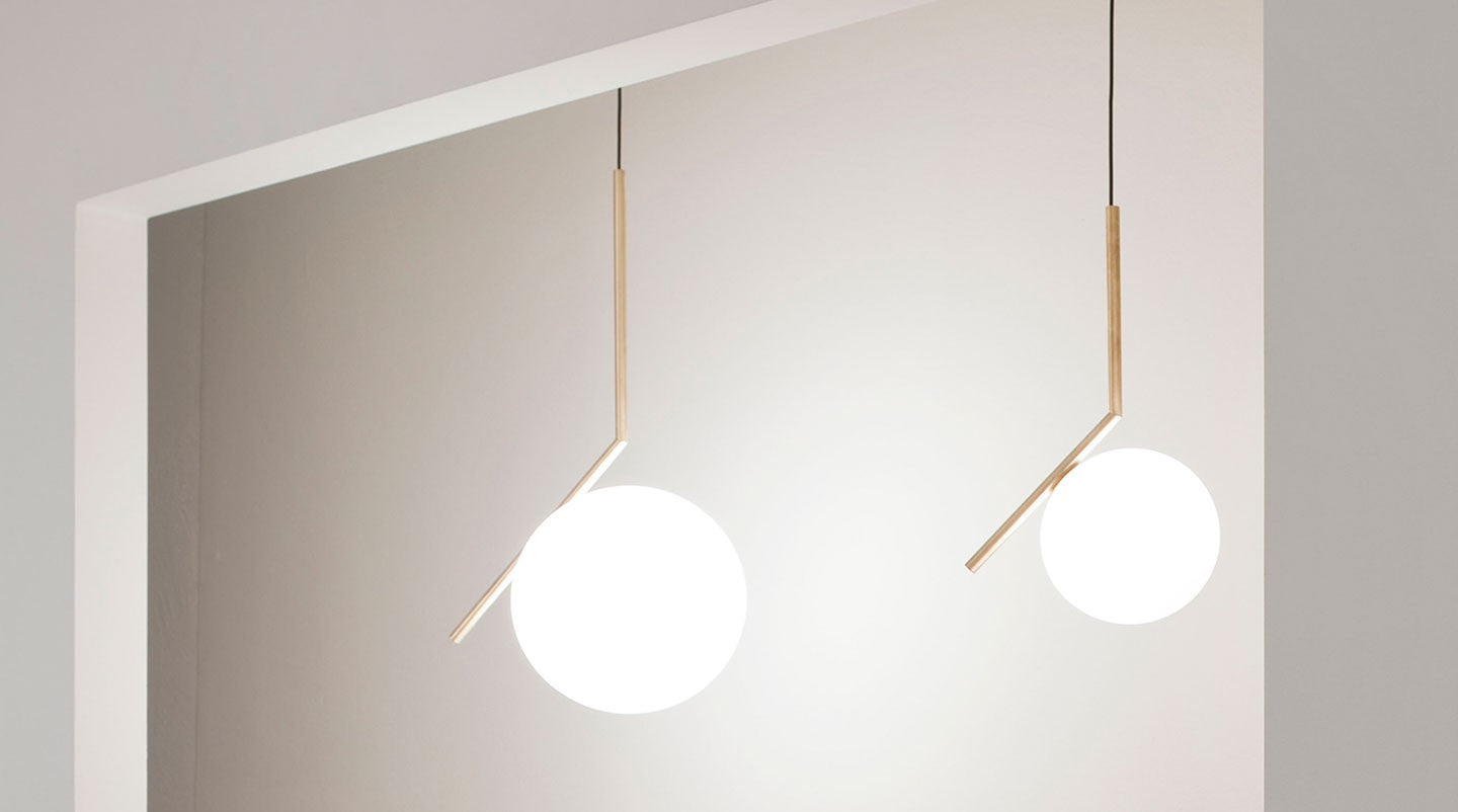 Flos IC Lights Suspension 1 Lampada a sospensione in Ottone spenta, dettaglio del corpo lampada e dei materiali