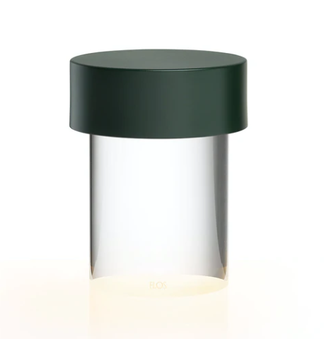 Flos Last Order Clear Lampada Da Tavolo ricaricabile Verde in cristallo e opaco accesa in ambiente, design e diffusione...