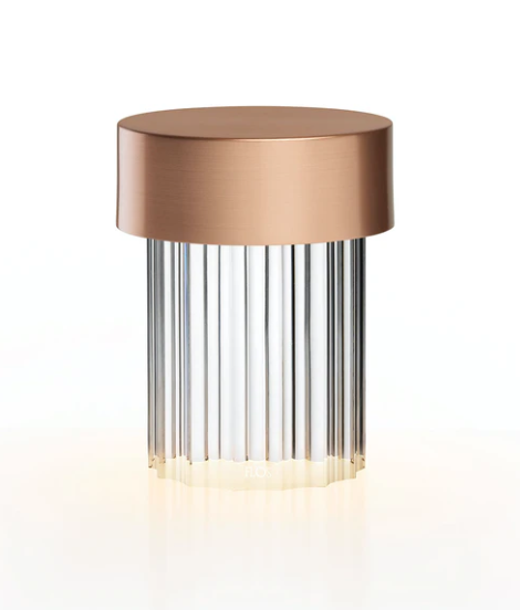 Flos Last Order Fluted Lampada ricaricabile vetro scanalato in cristallo e satinato accesa in ambiente, design e...