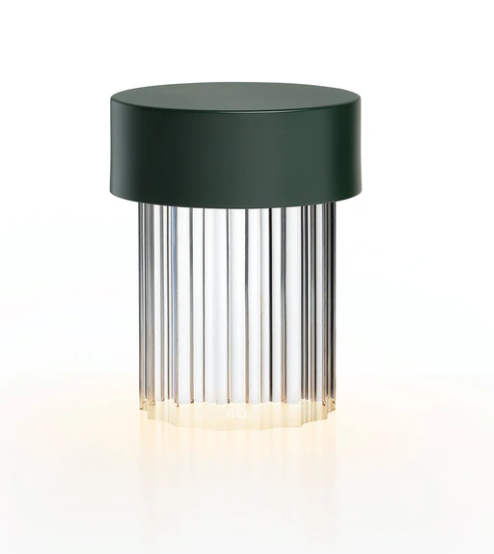 Flos Last Order Fluted Lampada ricaricabile vetro scanalato in cristallo e opaco accesa in ambiente, design e diffusione...