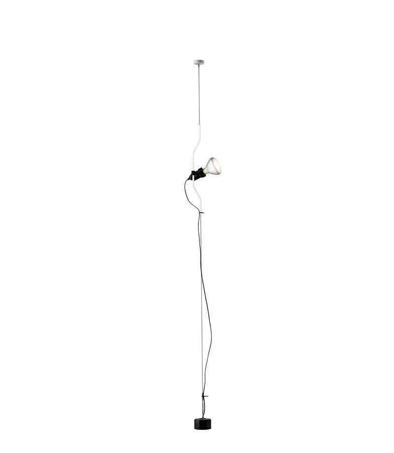 Flos Parentesi Lampada a Sospensione Bianco accesa in ambiente, design e diffusione della luce
