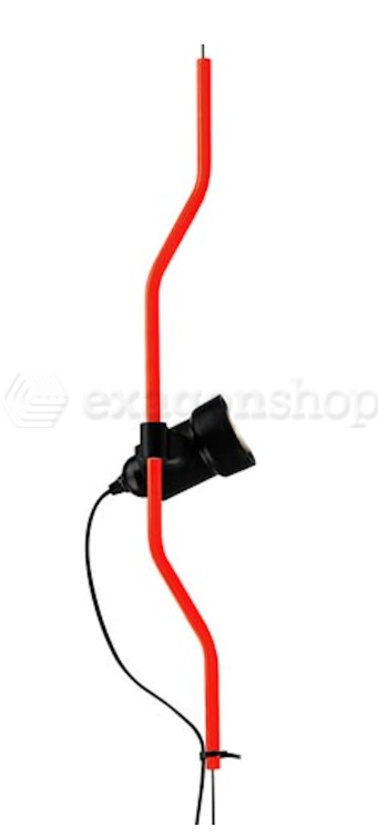 Flos Parentesi supporto aggiuntivo per Parentesi rosso accesa in ambiente, design e diffusione della luce