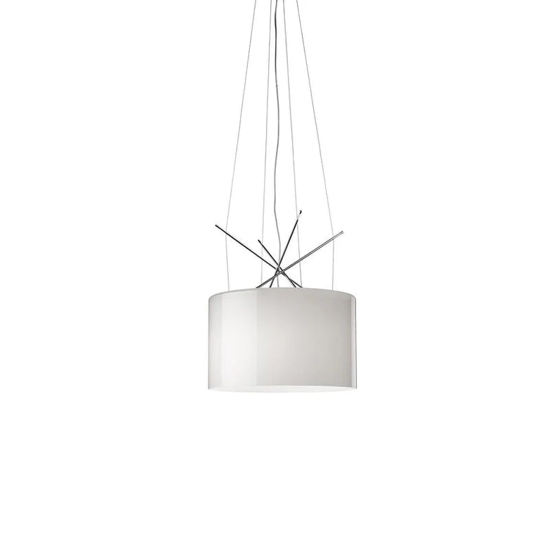 Flos Ray Suspension Lampada 43 cm a Sospensione grigio Vetro in lucido e cromato accesa in ambiente, design e diffusione...