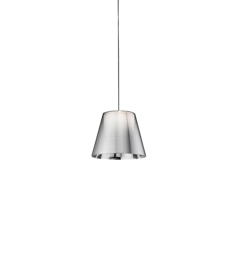 Flos KTribe Suspension 1 Lampada A Sospensione Argento Argento Alluminato accesa in ambiente, design e diffusione della luce