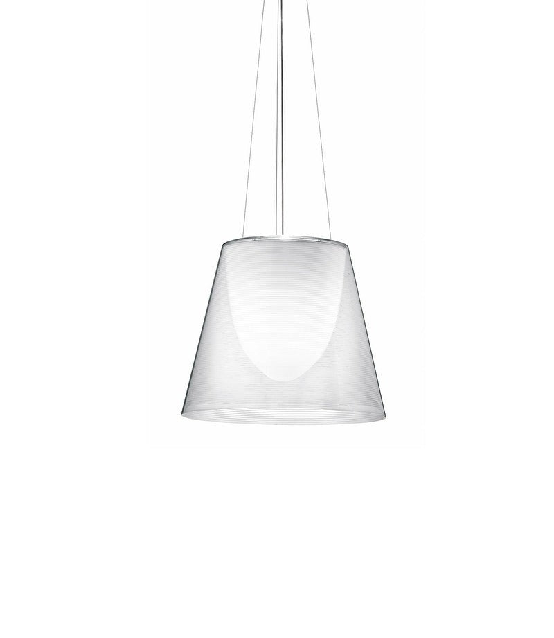 Flos KTribe Suspension 3 Lampada A Sospensione Trasparente accesa in ambiente, design e diffusione della luce