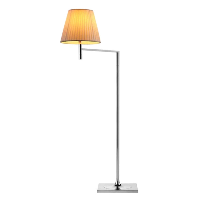 Flos KTribe Floor 1 Lampada a pavimento in tessuto con accesa in ambiente, design e diffusione della luce