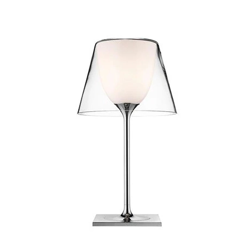 Flos Ktribe Table 1 Glass Lampada Da Tavolo in vetro accesa in ambiente, design e diffusione della luce