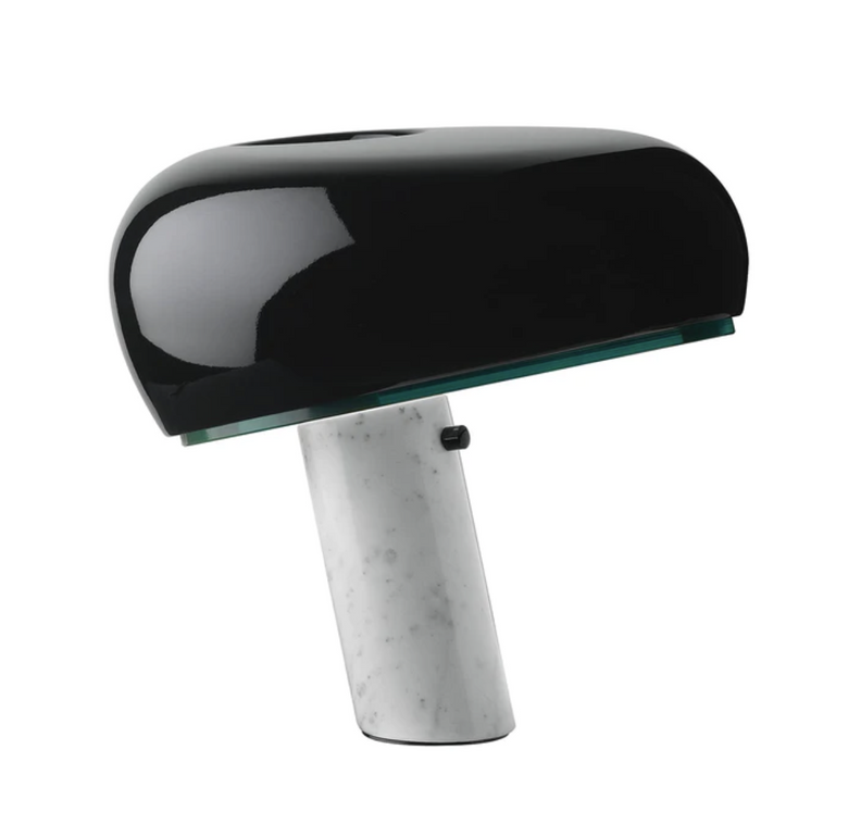 Flos Snoopy Lampada scrivania nero con Base In Marmo spenta, dettaglio del corpo lampada e dei materiali