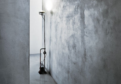 Flos Toio Led Lampada a Pavimento 158-195 cm telescopica luce indiretta Nero