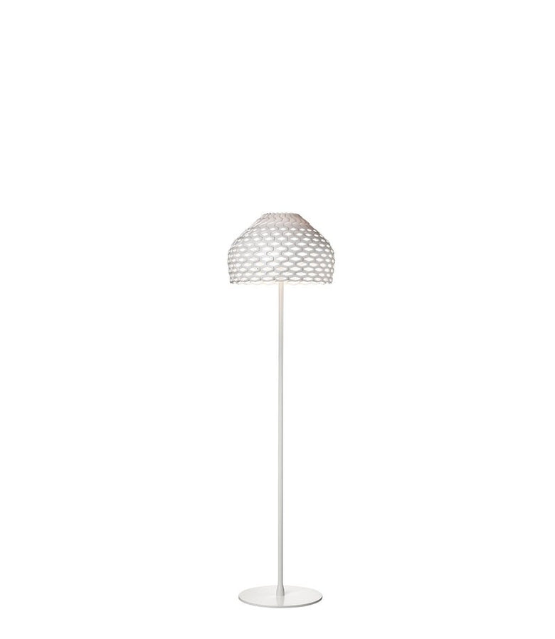 Flos Tatou Floor Lampada a pavimento bianco, vista posteriore con attacco elettrico