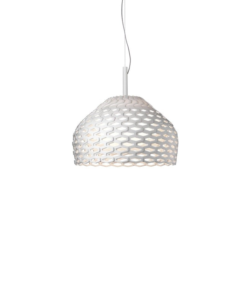 Flos Tatou Suspension 2 Lampada 50 cm a sospensione Bianco in policarbonato accesa in ambiente, design e diffusione della...