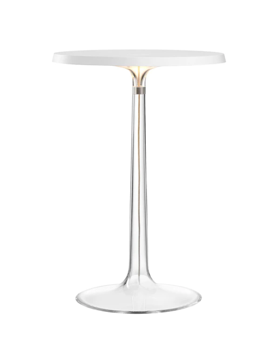 Flos Bon Jour Lampada Da Tavolo Senza corona Bianco Bianca accesa in ambiente, design e diffusione della luce
