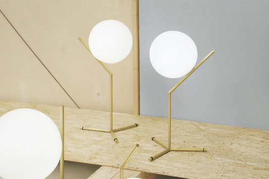 Flos IC Lights Table 1 High Lampada da tavolo luce diffusa in Ottone spazzolato