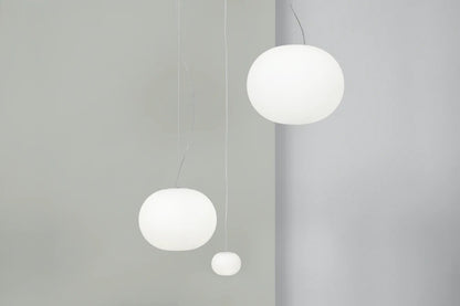 Flos Glo-Ball Suspension 2 Lampada a Sospensione 45 cm a luce diffusa in acciaio e vetro soffiato Bianco