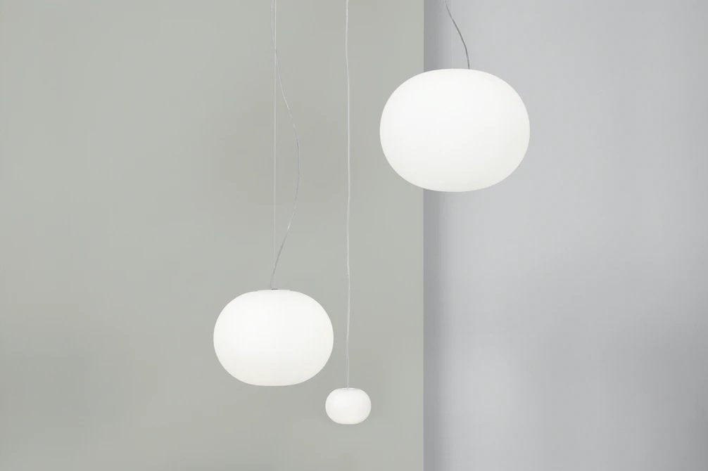 Flos Glo-Ball Suspension 1 Lampada 33 cm a Sospensione spenta, dettaglio del corpo lampada e dei materiali